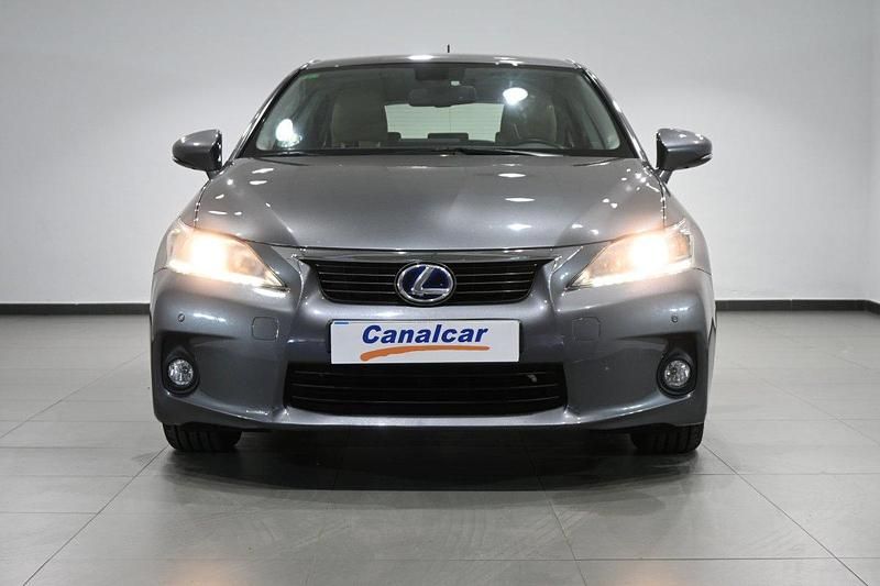 Usado Lexus CT200h 136 CV (100 kW) 2012 Gris Berlina