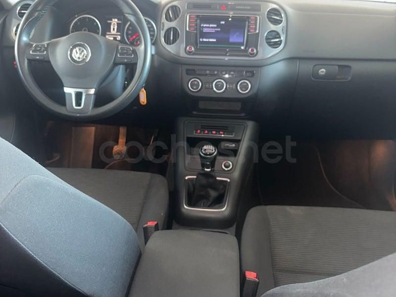 Usado VW Tiguan Business 140 CV (102 kW) 2015 Gris / plata SUV