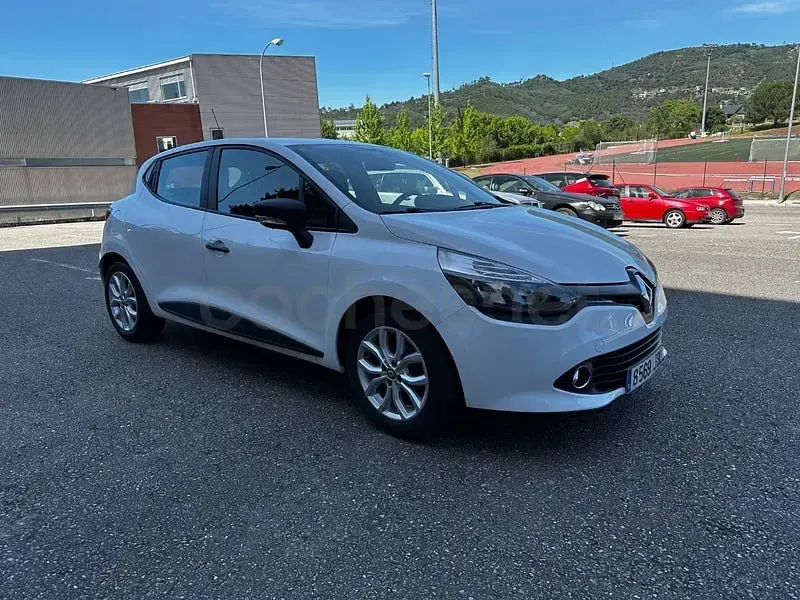 Usado Renault Clio IV Business 75 CV (55 kW) 2014 Blanco Berlina