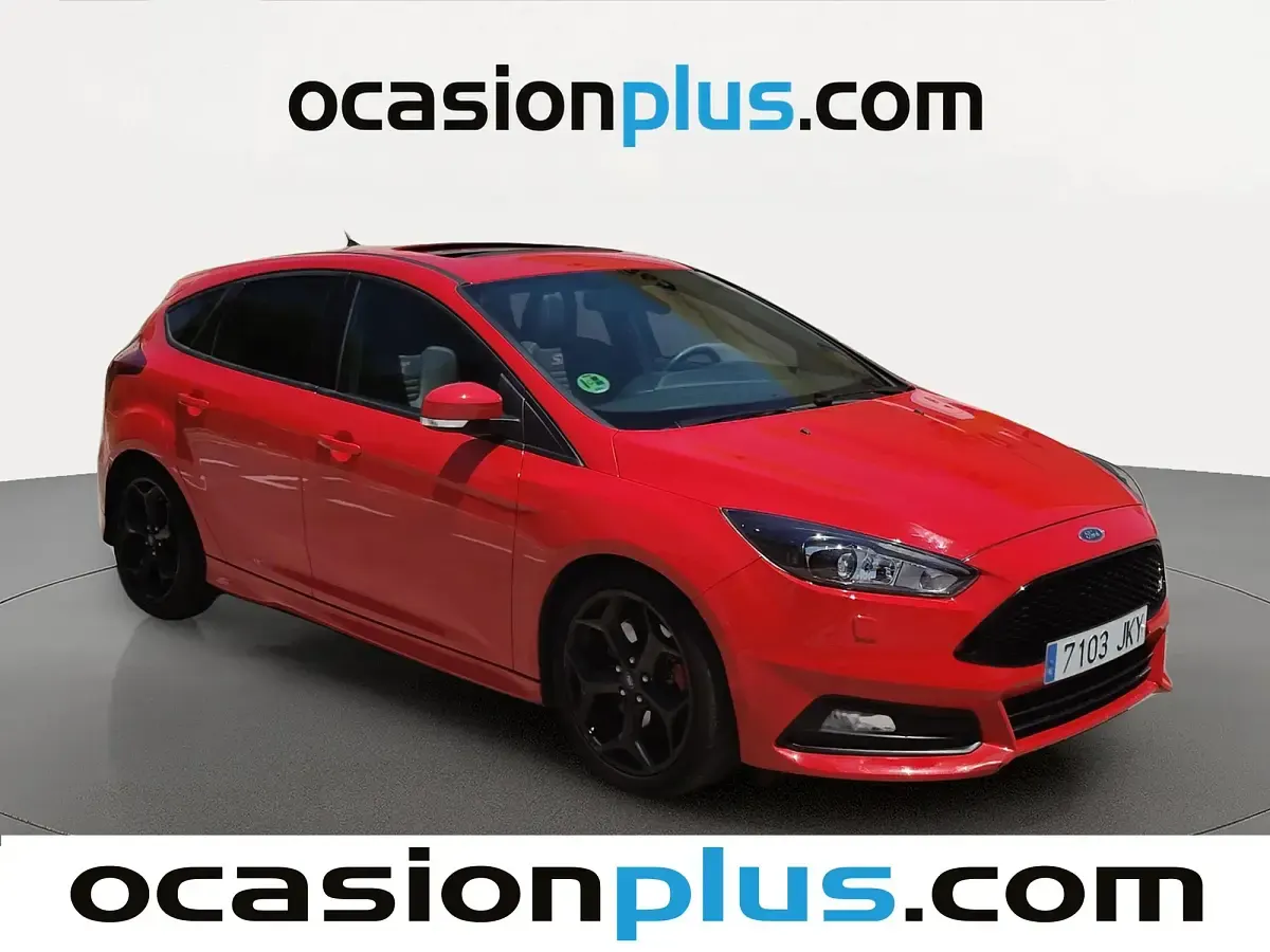 Usado Ford Focus ST 185 CV (136 kW) 2015 Rojo Utilitario