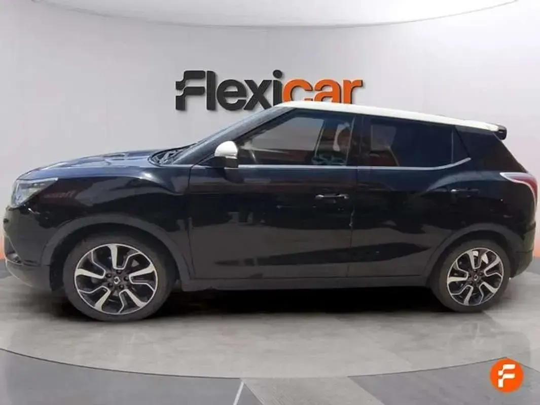 Usado SsangYong Tivoli Limited 116 CV (85 kW) 2017 Azul SUV