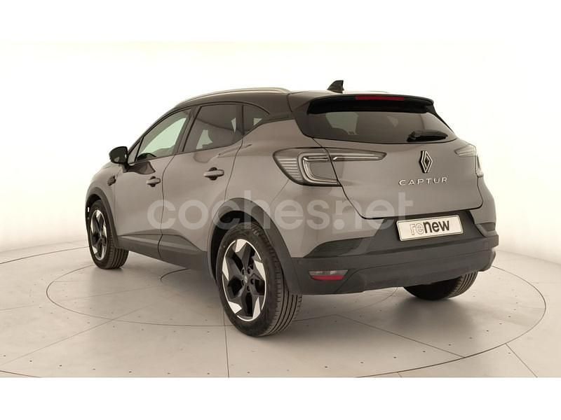 Usado Renault Captur Techno 100 CV (73 kW) 2025 Gris / plata SUV