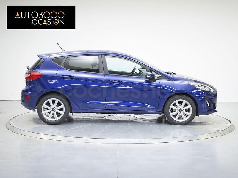 Usado Ford Fiesta Trend 85 CV (62 kW) 2018 Azul Utilitario