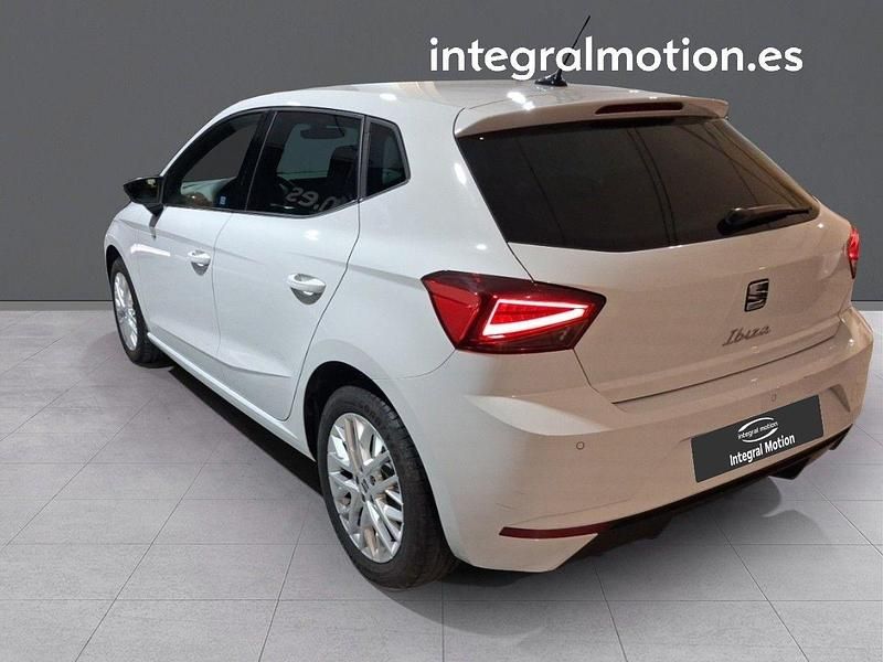 Usado Seat Ibiza XCELLENCE 115 CV (84 kW) 2025 Blanco Berlina