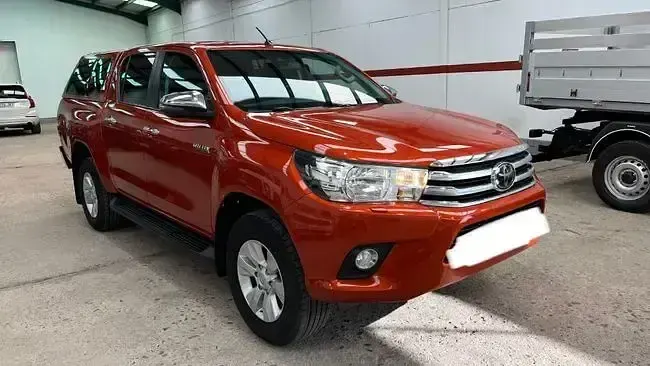Usado Toyota HiLux 150 CV (110 kW) 2020 Naranja Pickup/Camioneta