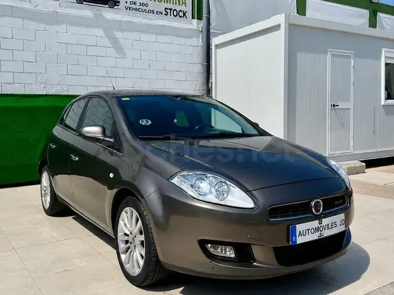 Usado Fiat Bravo Dynamic 105 CV (77 kW) 2009 Beige Utilitario