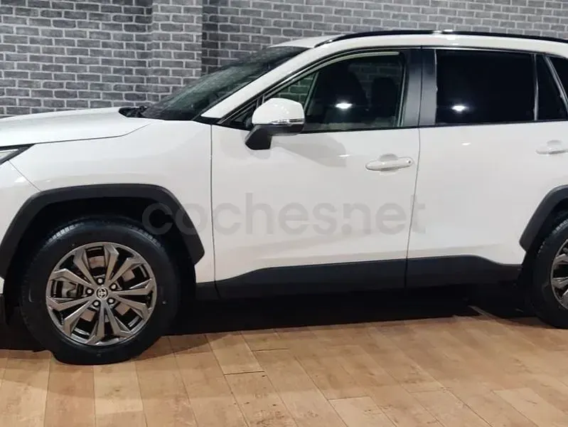 Usado Toyota RAV4 Hybrid Advance 218 CV (160 kW) 2022 Blanco SUV