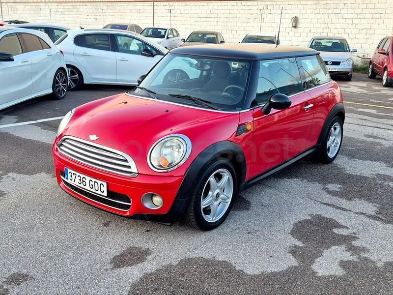 Usado Mini Cooper D 110 CV (80 kW) 2008 Rojo Utilitario