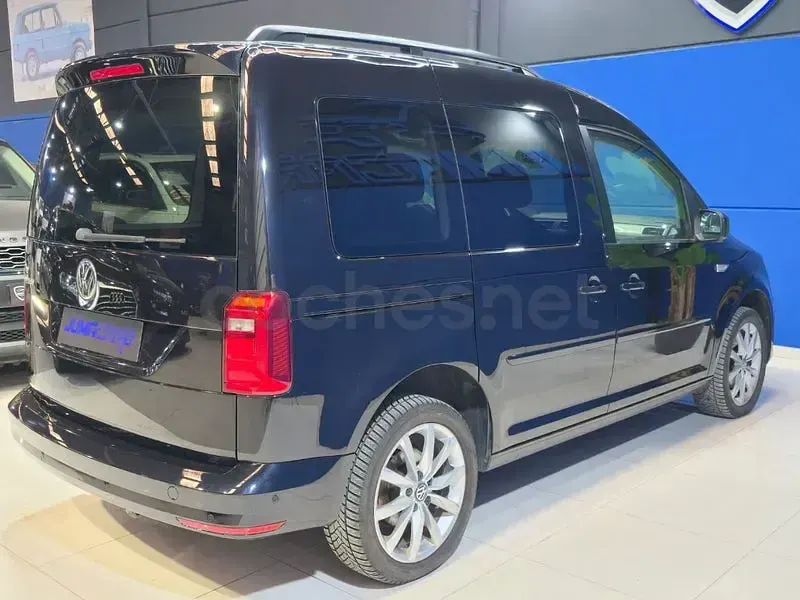 Usado VW Caddy Comfortline 150 CV (110 kW) 2016 Negro Monovolumen