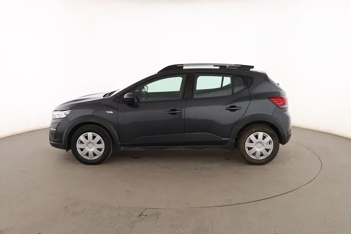 Usado Dacia Sandero Comfort 91 CV (66 kW) 2021 Gris Berlina