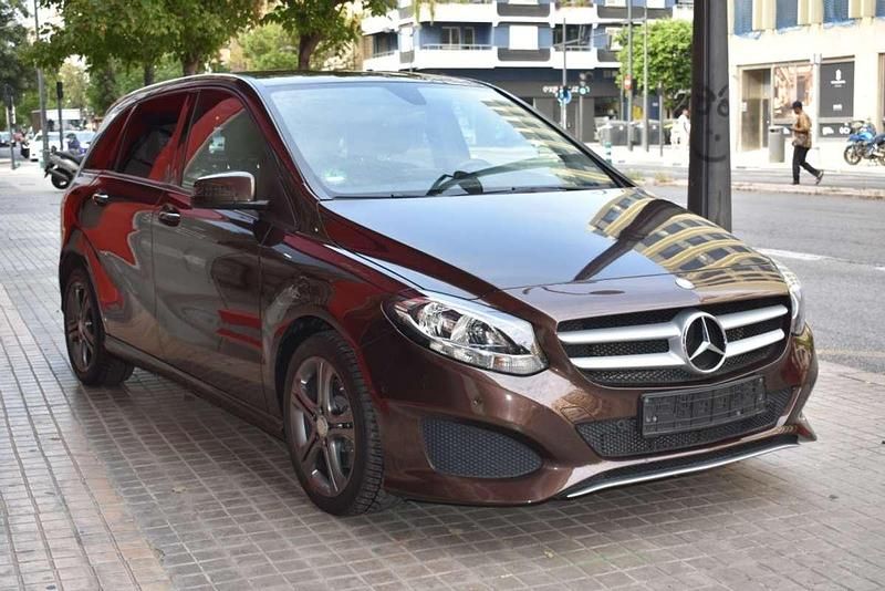 Usado Mercedes B220 177 CV (130 kW) 2017 Marrón Monovolumen