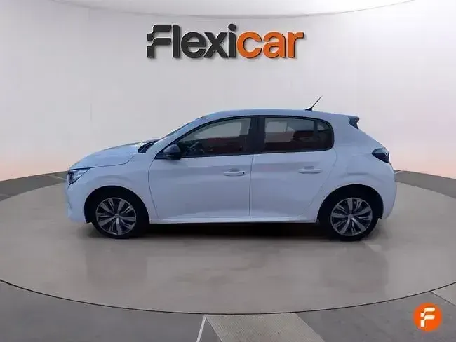 Begagnad Peugeot 208 Active 100 HK (73 kW) 2023 Vit Halvkombi