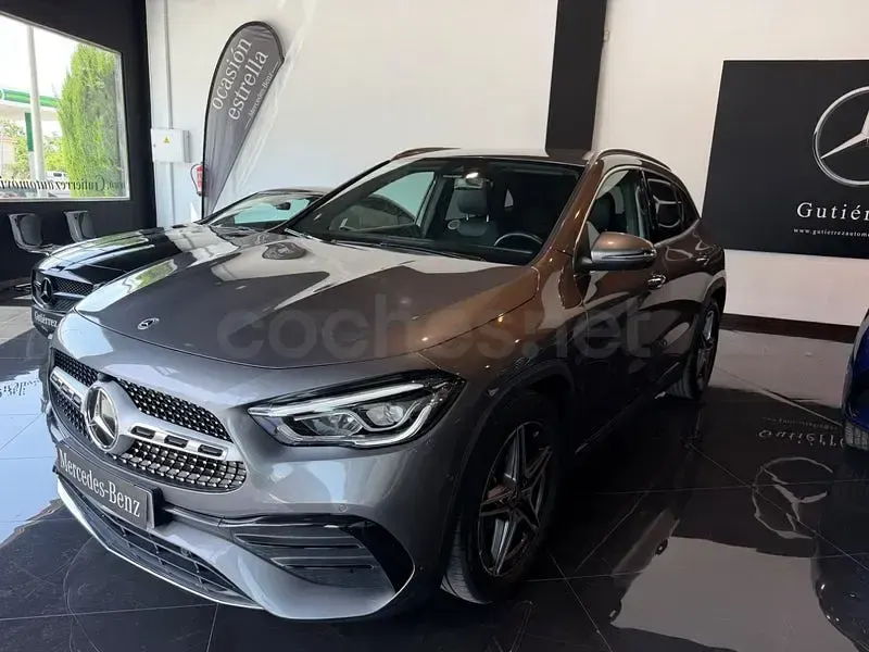 Usado Mercedes GLA200 150 HP (110 kW) 2022 Cinzento SUV