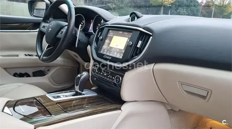 Usado Maserati Ghibli 330 CV (242 kW) 2015 Marrón Berlina