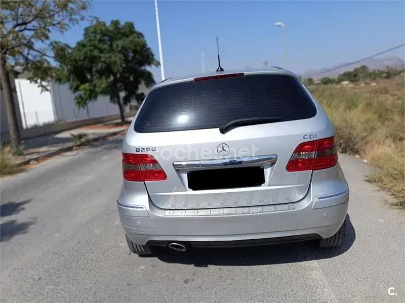 Usado Mercedes B200 140 CV (102 kW) 2010 Blanco Monovolumen