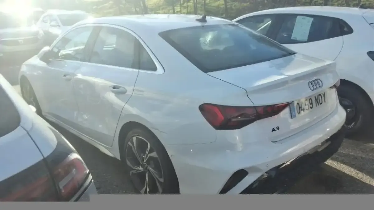Usado Audi A3 S-Line 150 CV (110 kW) 2025 Blanco Berlina