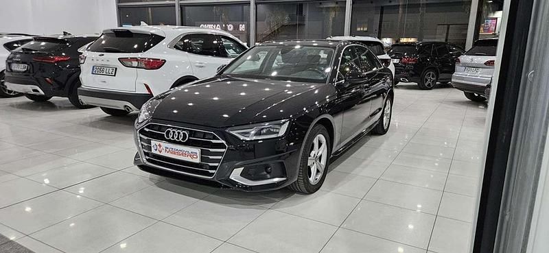 Usado Audi A4 Advanced 136 CV (100 kW) 2020 Negro Familiar