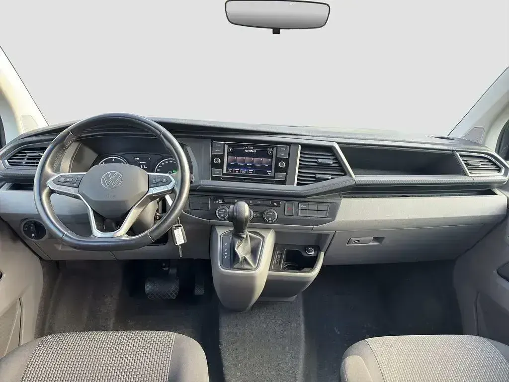 Usado VW Caravelle 150 CV (110 kW) 2023 Gris Van