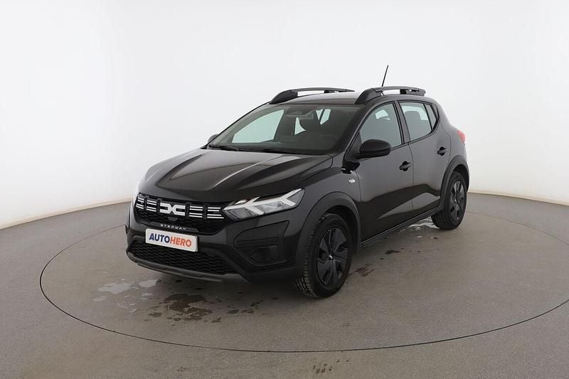 Negro Usado 2024 Dacia Sandero Essentiel Utilitario | 15.999 € (Precio justo) - Imagen 1/3