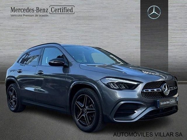 Usado Mercedes GLA200 150 CV (110 kW) 2025 Gris montaña SUV