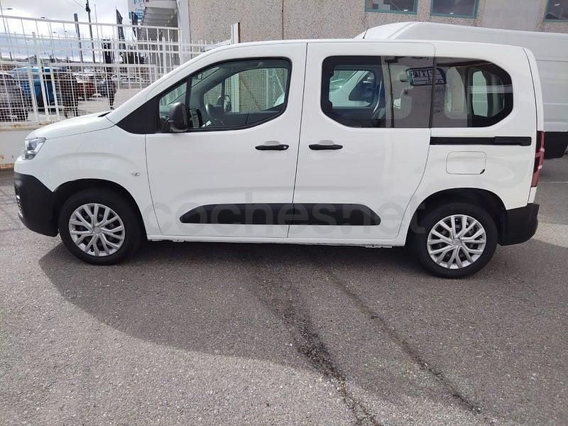 Usado Citroën Berlingo Feel 102 CV (75 kW) 2020 Blanco Monovolumen
