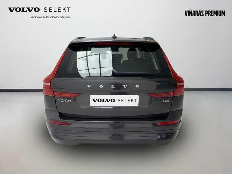 Usado Volvo XC60 Core 197 CV (144 kW) 2024 Gris SUV
