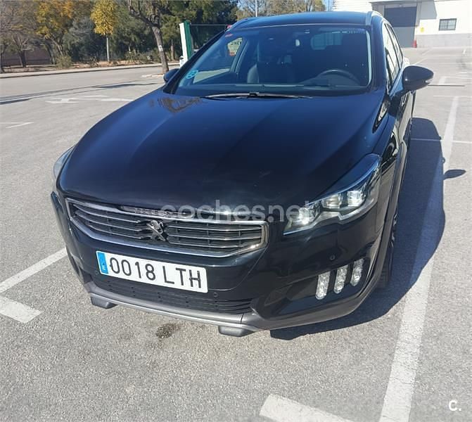 Usado Peugeot 508 RXH 180 CV (132 kW) 2017 Negro Familiar