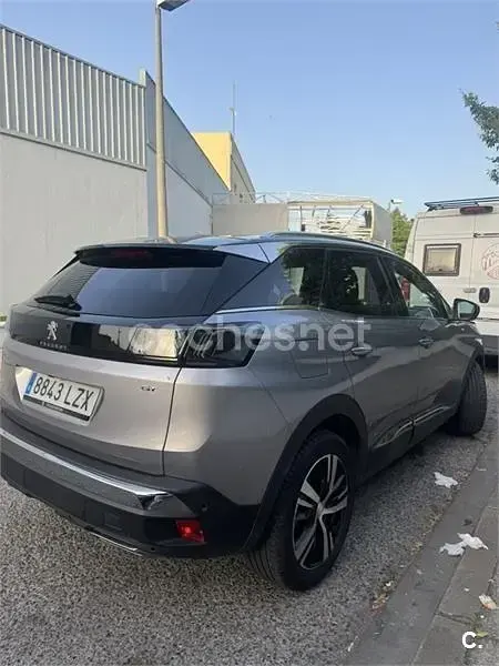 Usado Peugeot 3008 Allure 130 CV (95 kW) 2022 Gris / plata SUV