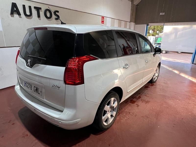 Usado Peugeot 5008 Family 112 CV (82 kW) 2010 Blanco Monovolumen
