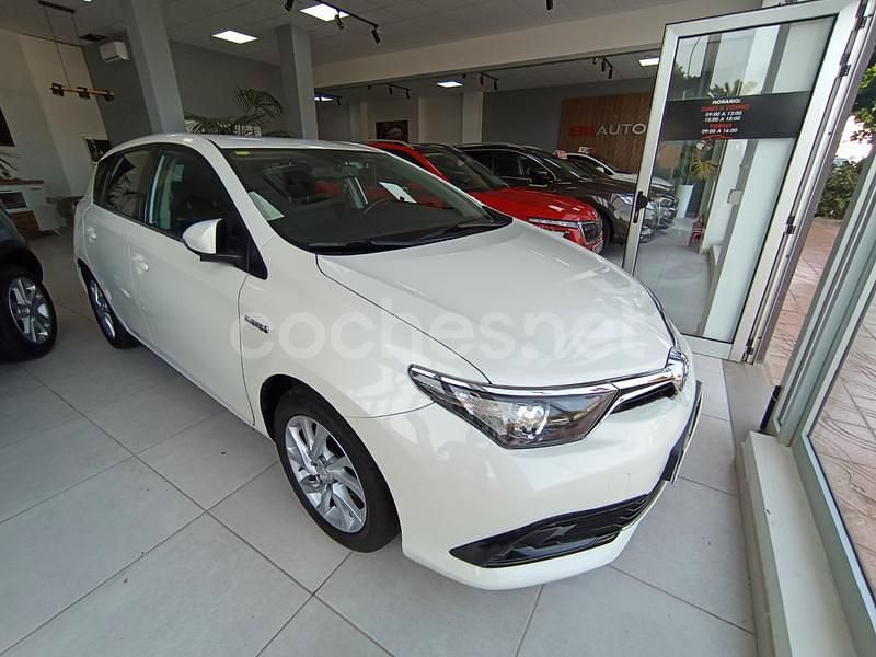Blanco Usado 2016 Toyota Auris Hybrid Business Edition Berlina | 12.990 € (Precio justo) - Imagen 1/4