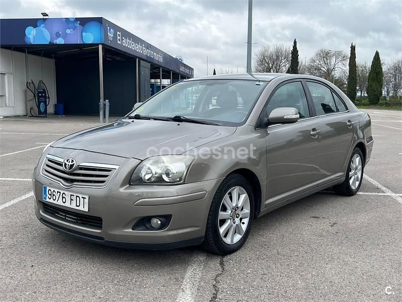 Usado Toyota Avensis Sol 116 CV (85 kW) 2007 Beige Berlina