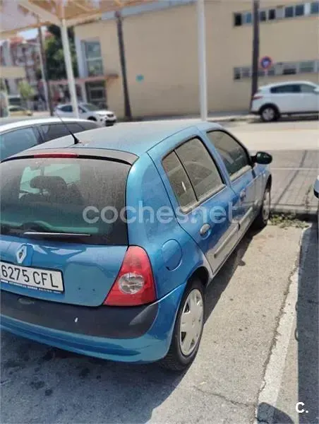 Usado Renault Clio II 75 CV (55 kW) 2003 Azul Berlina