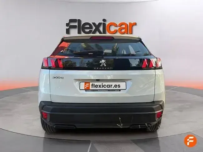 Usado Peugeot 3008 Active 130 CV (95 kW) 2020 Blanco SUV