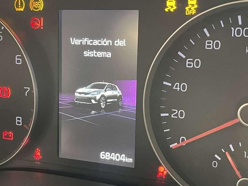 Usado Kia Stonic 120 CV (88 kW) 2021 Blanco SUV