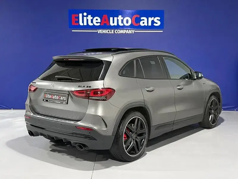 Usado Mercedes GLA45 AMG 421 CV (309 kW) 2023 Gris / plata SUV