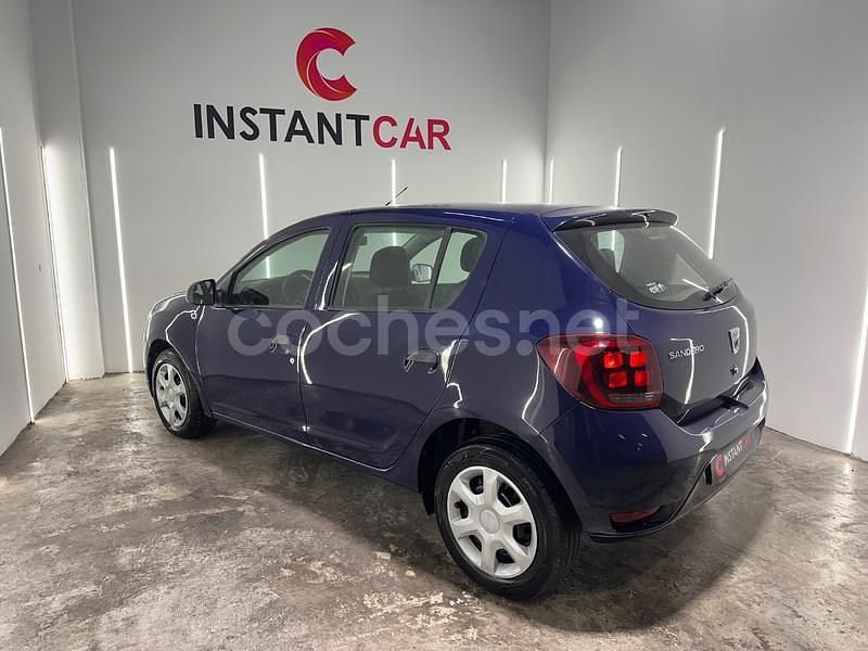 Usado Dacia Sandero Essentiel 73 CV (53 kW) 2019 Azul Berlina