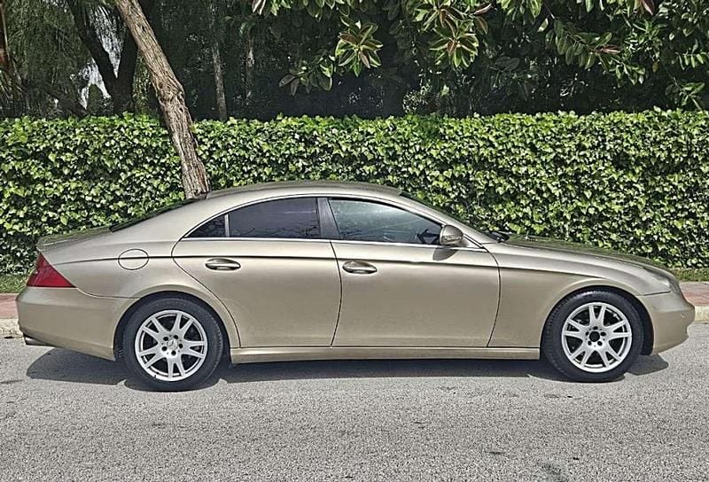 Usado Mercedes CLS320 224 CV (164 kW) 2006 Beige Coupe