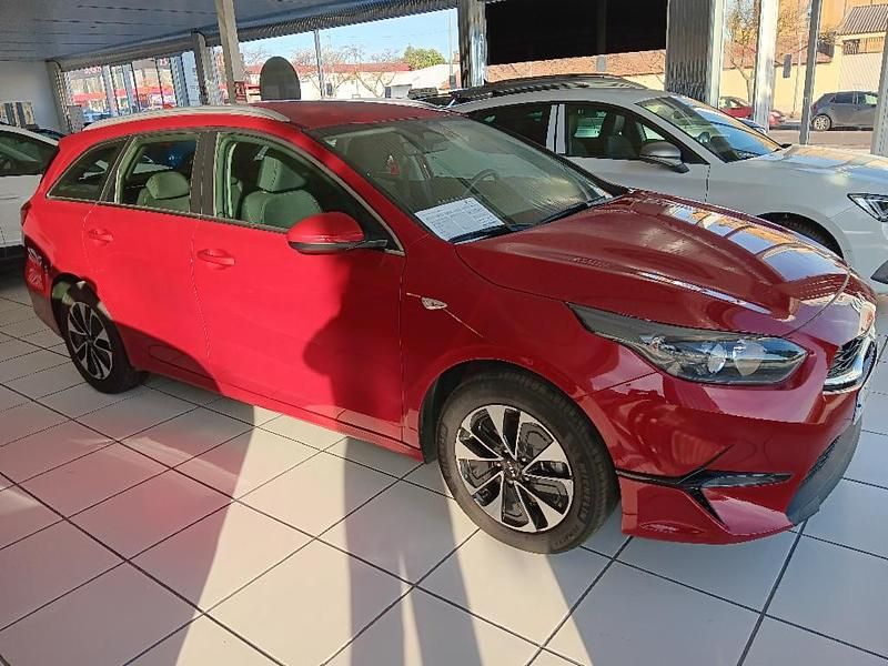 Rojo Usado 2025 Kia Ceed Utilitario | 19.400 € (Precio justo) - Imagen 1/4