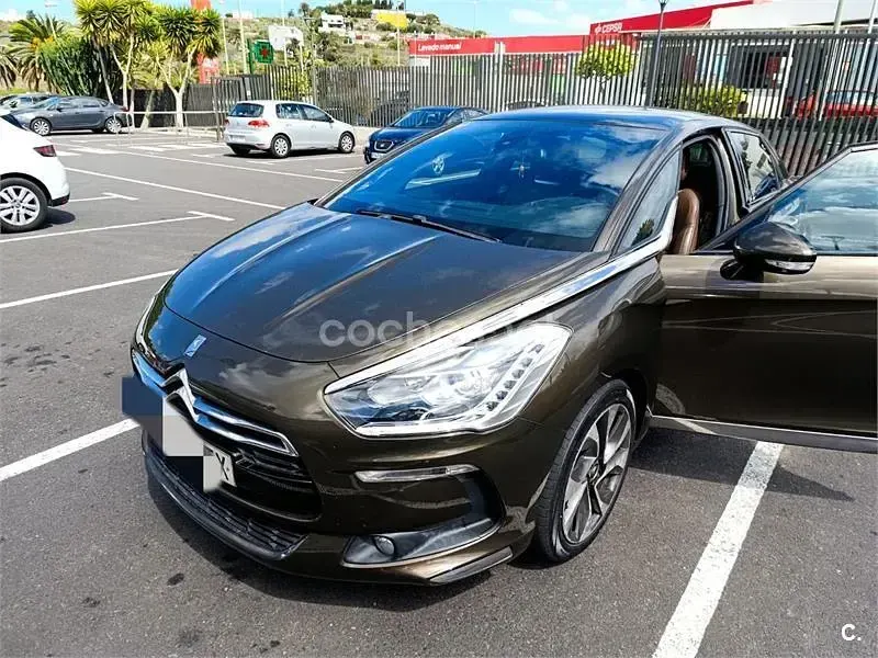 Usado Citroën DS5 Style 156 CV (114 kW) 2014 Marrón Utilitario