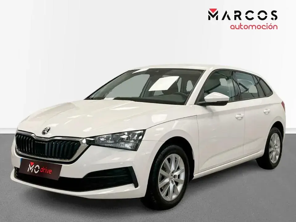 Usado Skoda Scala Active 95 CV (69 kW) 2022 Utilitario
