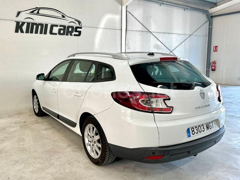 Usado Renault Mégane Dynamique 110 CV (80 kW) 2011 Blanco Berlina