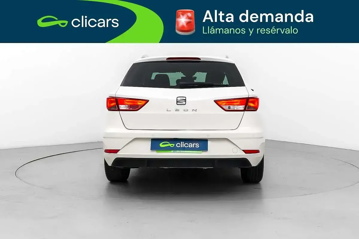 Usado Seat Leon ST Style 116 CV (85 kW) 2019 Blanco Familiar