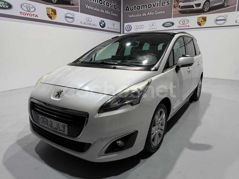 Usado Peugeot 5008 Allure 120 CV (88 kW) 2016 Blanco Monovolumen