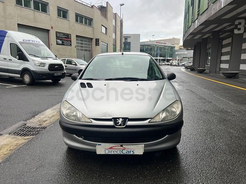 Usado Peugeot 206 75 CV (55 kW) 2001 Gris / plata Berlina