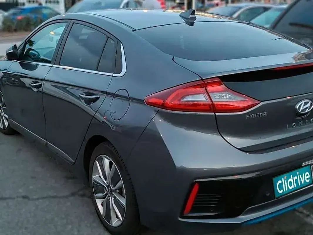 Usado Hyundai Ioniq 141 CV (103 kW) 2019 Gris Utilitario