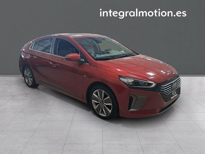 Usado Hyundai Ioniq Style 141 CV (103 kW) 2019 Rojo Utilitario