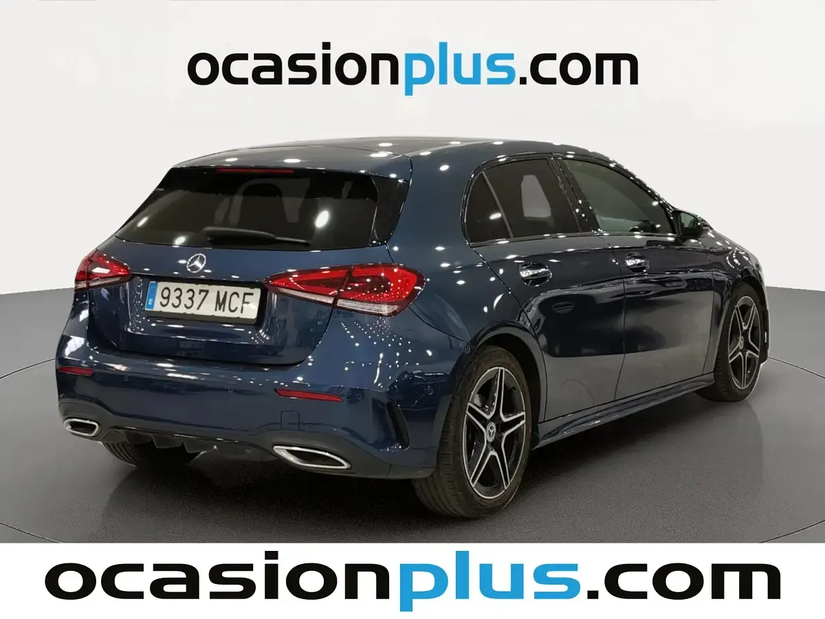 Usado Mercedes A180 AMG 116 CV (85 kW) 2022 Azul Utilitario