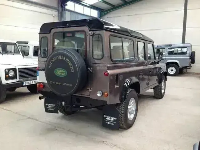 Usado Land Rover Defender 122 CV (89 kW) 2013 Gris SUV