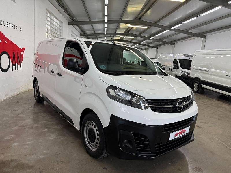 Usado Opel Vivaro S 100 CV (73 kW) 2022 Blanco Monovolumen