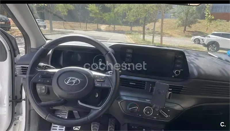 Usado Hyundai Bayon 100 CV (73 kW) 2023 Blanco SUV